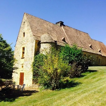 Dans Maison Forte, 8km Sarlat Apartment