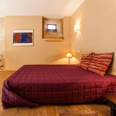 Апартаменты Studio Avec Piscine Dans Maison Forte, 8Km Sarlat