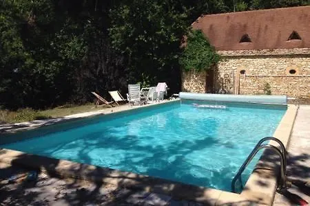 Studio Avec Piscine Dans Maison Forte, 8Km Sarlat *