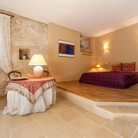 Studio Avec Piscine Dans Maison Forte, 8Km Sarlat *