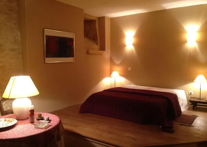 Dans Maison Forte, 8km Sarlat アパート *