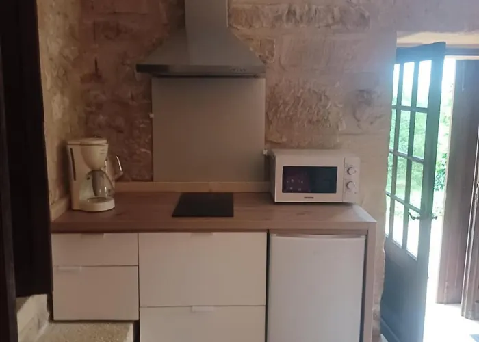 Dans Maison Forte, 8km Sarlat Saint-Andre-d'Allas