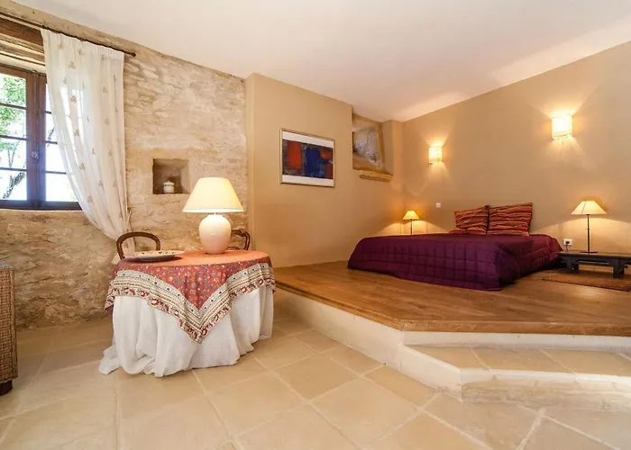 Dans Maison Forte, 8km Sarlat *